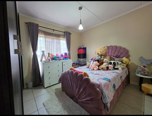 3 BEDROOM APARTMENT FOR SALE IN MODDERFONTEIN